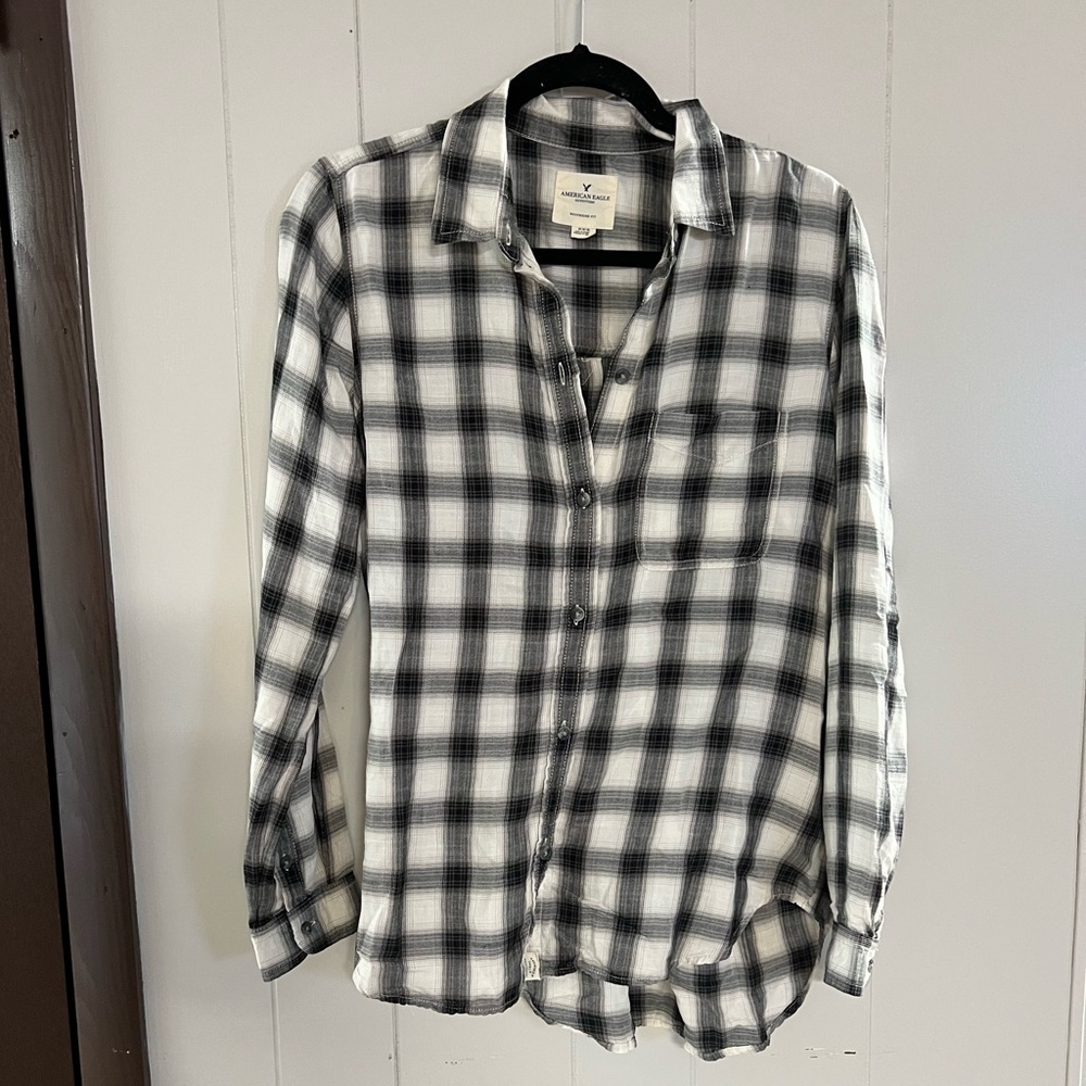 Never worn Medium American Eagle boyfriend flannel